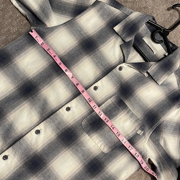 Camp Shirt • Standard/Cloth - Picture 6 of 9